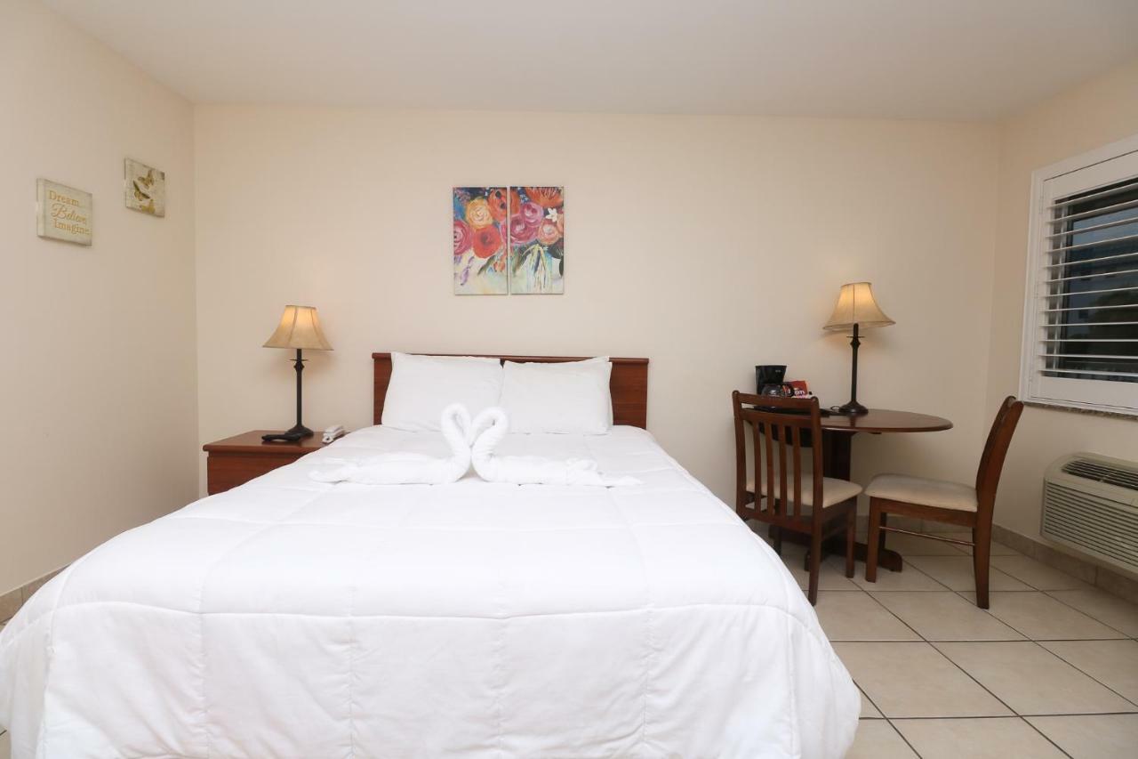 Atlantique Beach House Hotel Дирфилд Бич Экстерьер фото